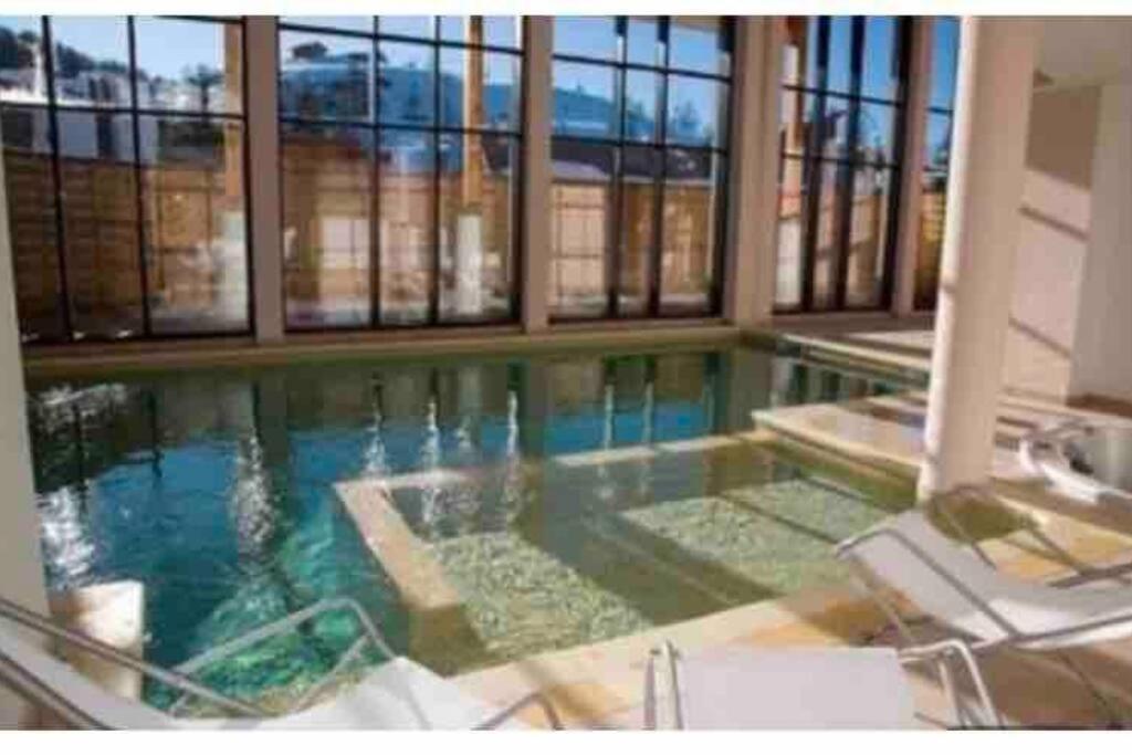 Superbe Appartement Avec Piscine Et Garage Péone 外观 照片