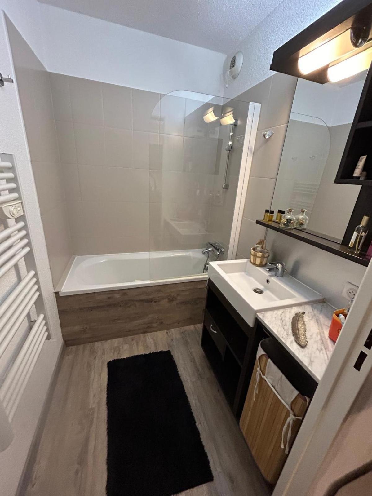 Superbe Appartement Avec Piscine Et Garage Péone 外观 照片