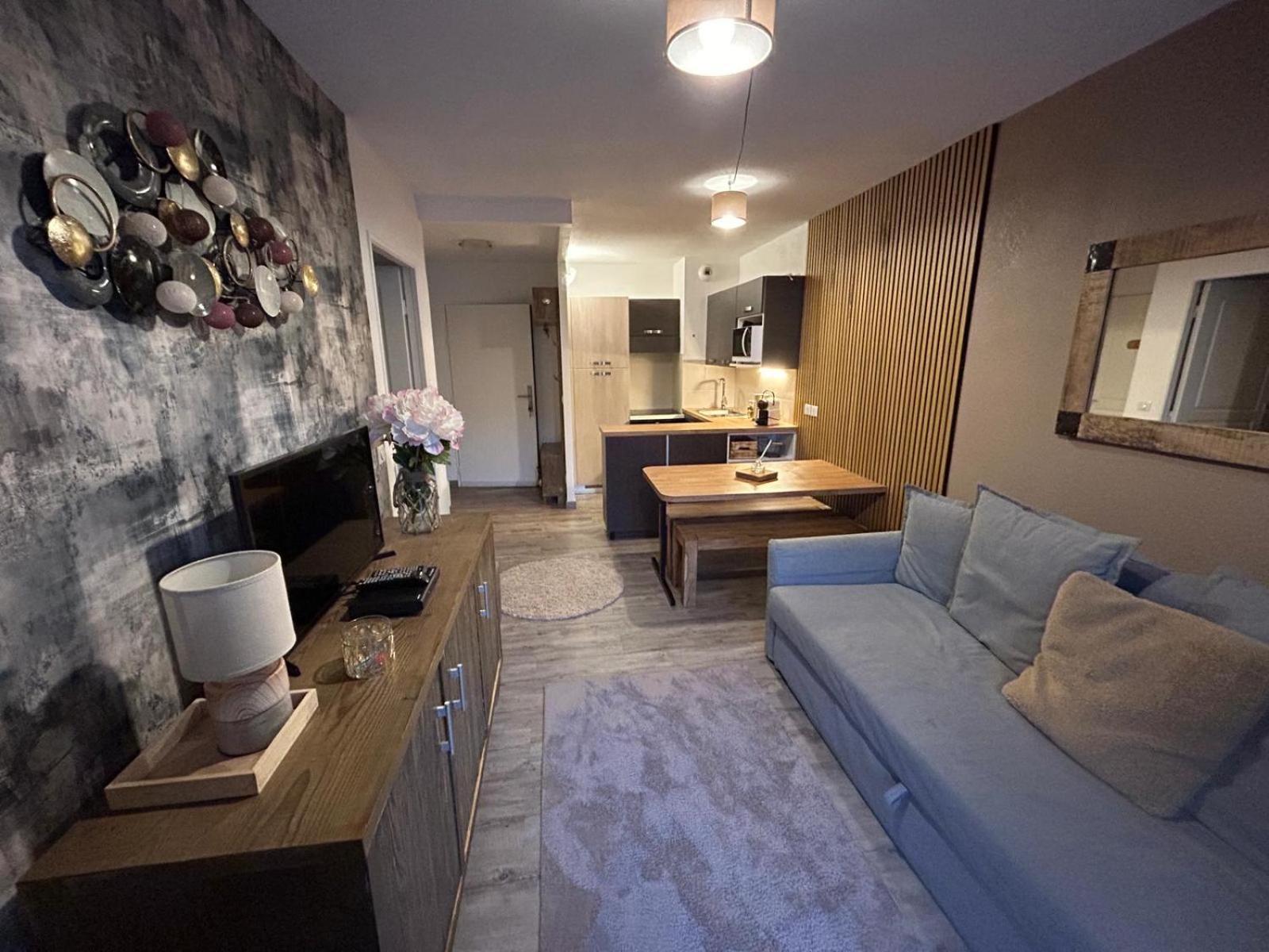 Superbe Appartement Avec Piscine Et Garage Péone 外观 照片